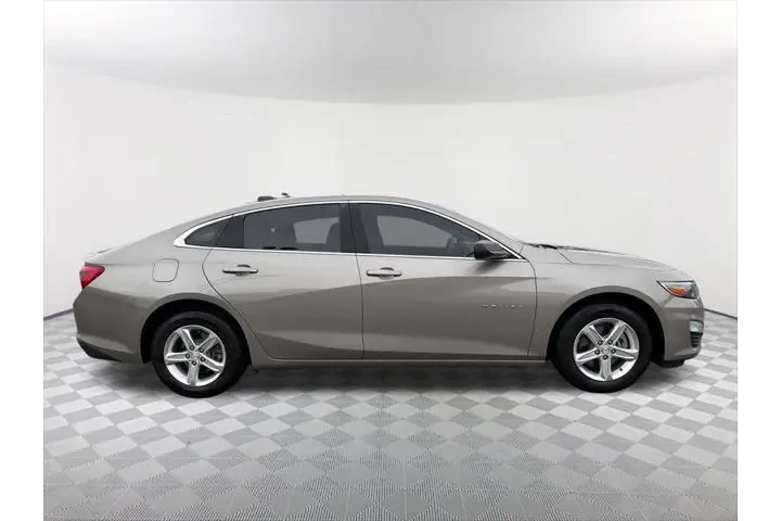 $18462 : Chevrolet Malibu 2022 LS 4dr image 2