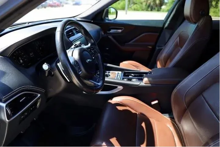 $22924 : Jaguar F-PACE 2019 AWD S 4dr image 10