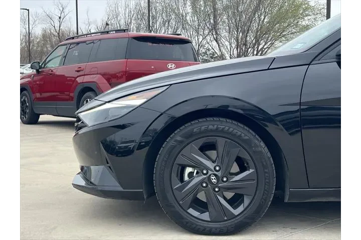 $17210 : Hyundai ELANTRA 2023 SEL 4dr image 8