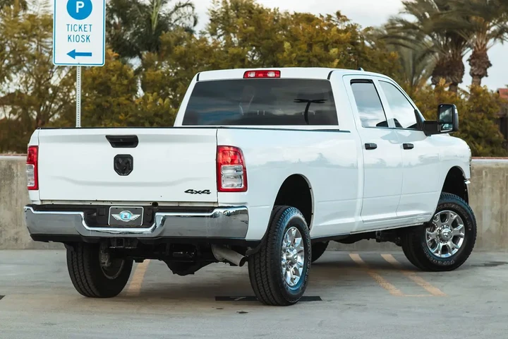 $36995 : 2023 2500 Tradesman image 6