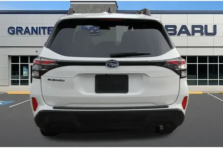 $29990 : Subaru Forester 2025 AWD Pre image 9