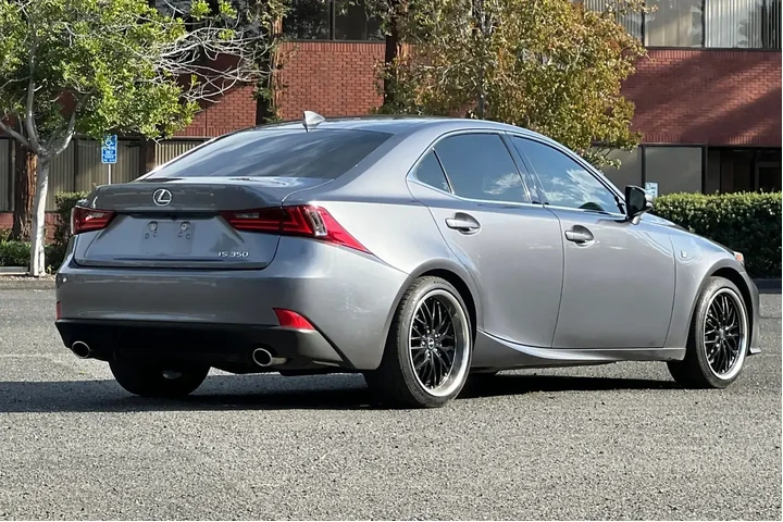 Lexus IS 350 2014 4dr Sedan image 3