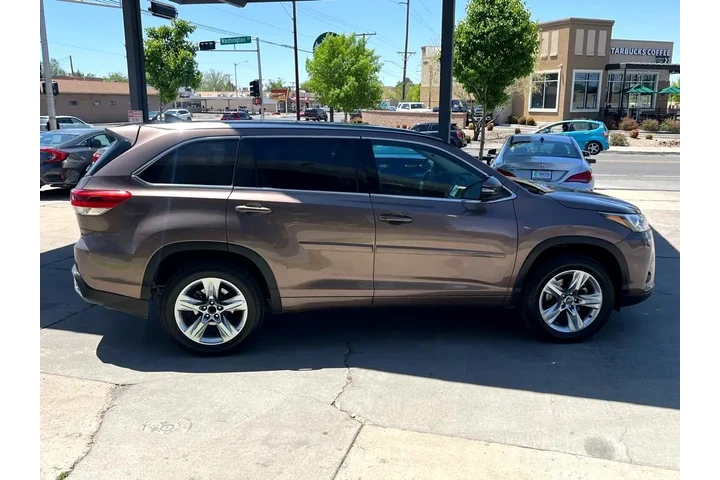 2017 Highlander Limited FWD V6 image 4