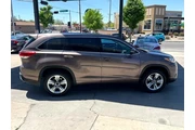 2017 Highlander Limited FWD V6 thumbnail