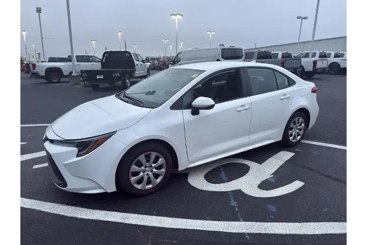 $22774 : Toyota Corolla 2025 LE 4dr S image 2