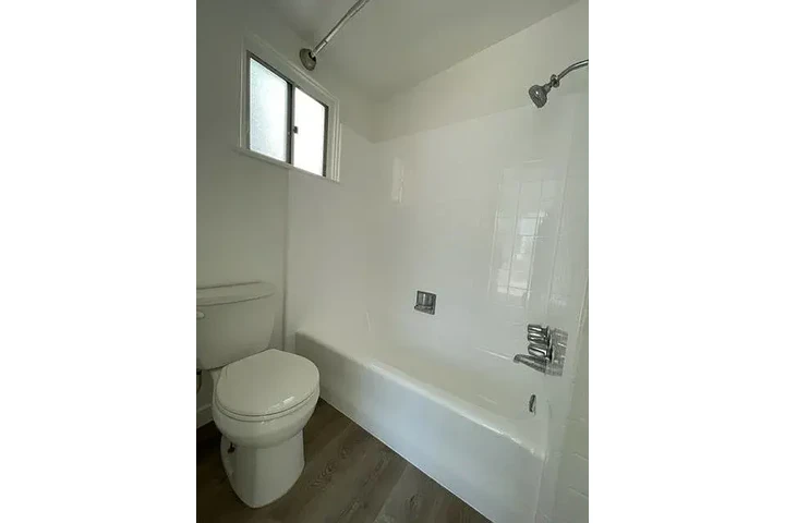 $1100 : Casa transitable en Monrovia image 8