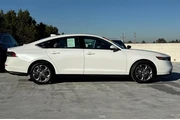 $26739 : Honda Accord 2024 EX 4dr Sed thumbnail