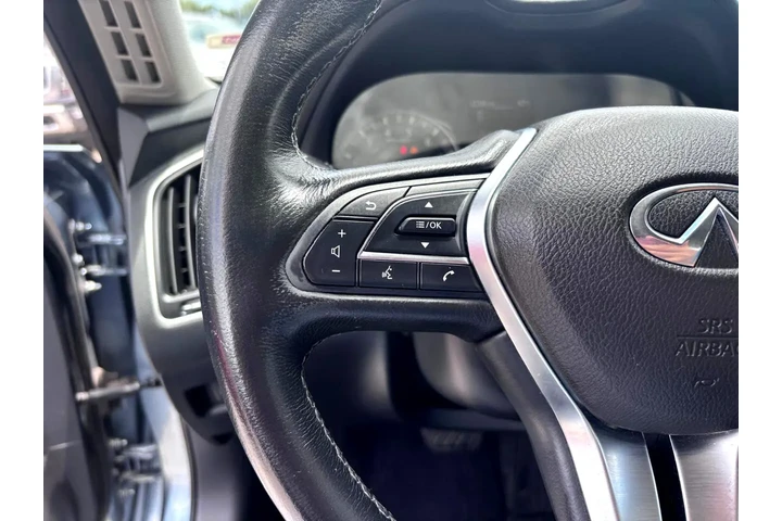 2019 Q50 3.0t LUXE image 9