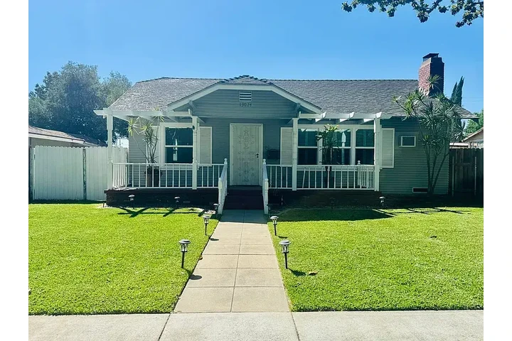 $1000 : Move in ready home ahora image 2