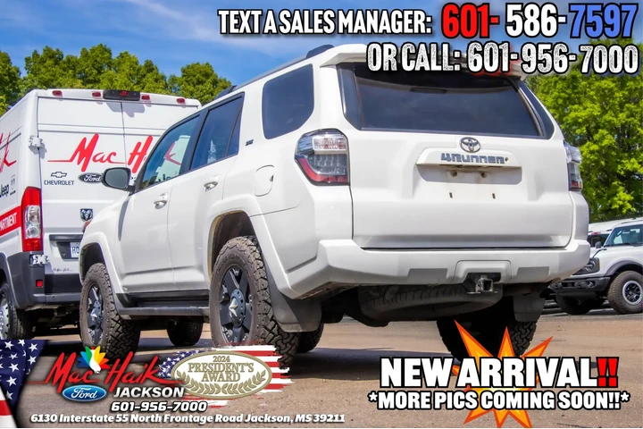 $29995 : Toyota 4Runner 2019 4x4 SR5 image 1