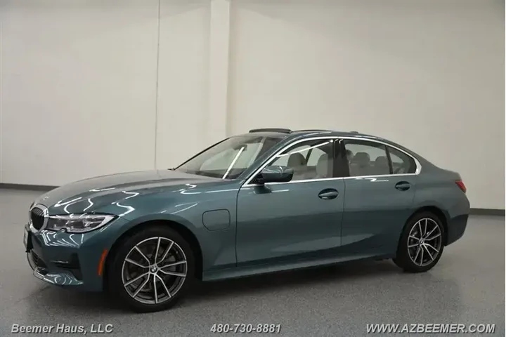 $23998 : BMW 3 Series 2021 330e 4dr S image 4