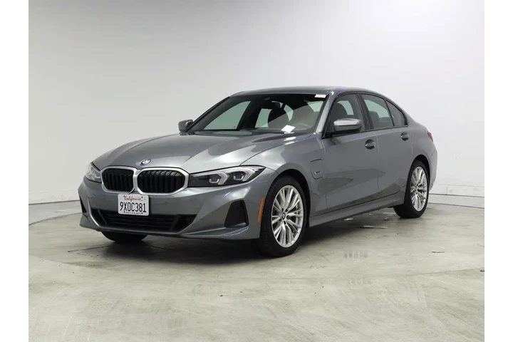 $28998 : BMW 3 Series 2023 330e 4dr S image 4