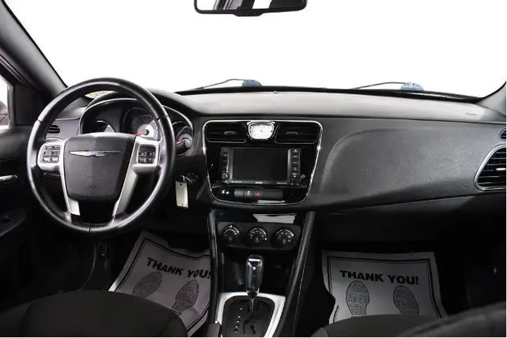 $6955 : Chrysler 200 2011 Touring 4d image 7