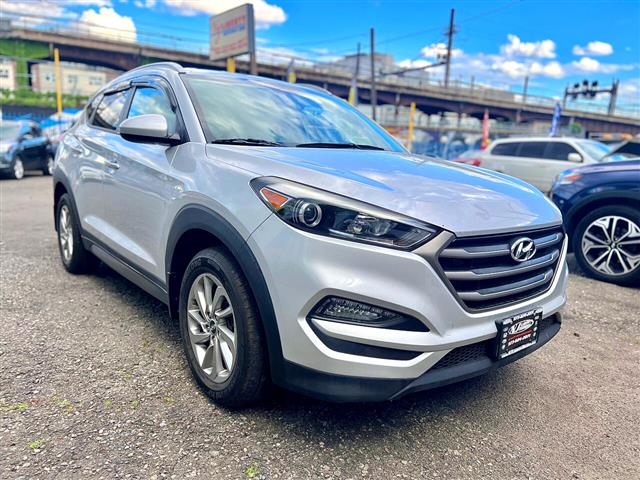 $15000 : 2016 Tucson LIMITED image 1