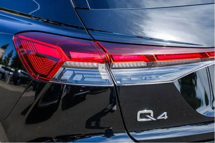 $26898 : Audi Q4 e-tron 2023 Premium image 10