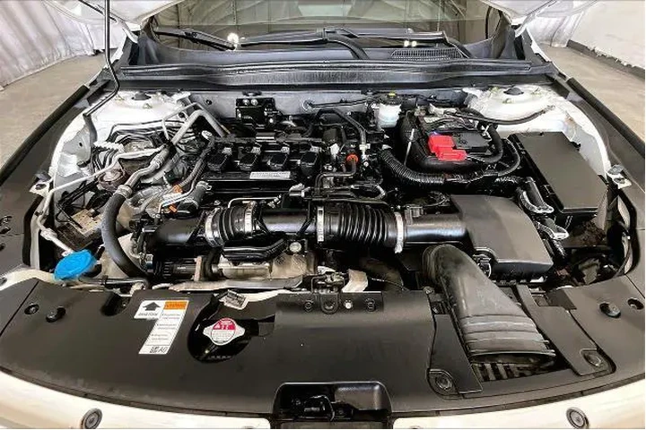 $20721 : Honda Accord 2018 Sport 4dr image 9