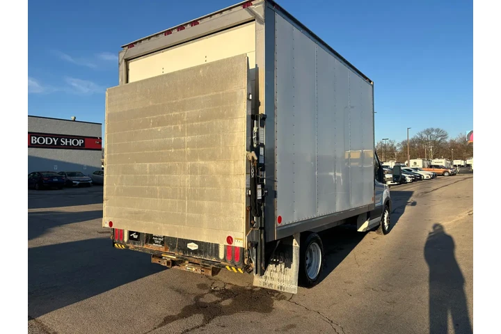 $17980 : 2018 Transit Cutaway T-350 DR image 2