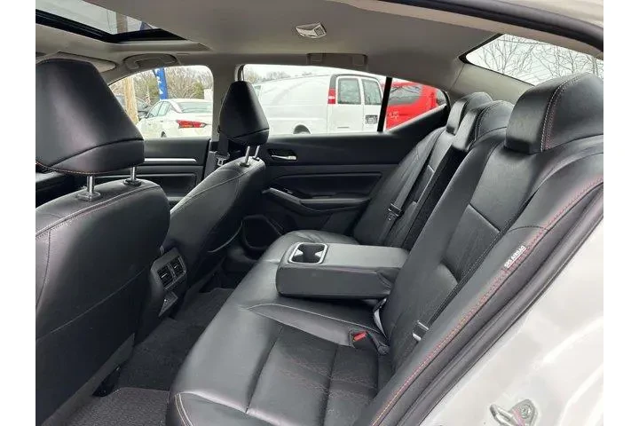 $20995 : Nissan Altima 2024 2.0 SR 4d image 9