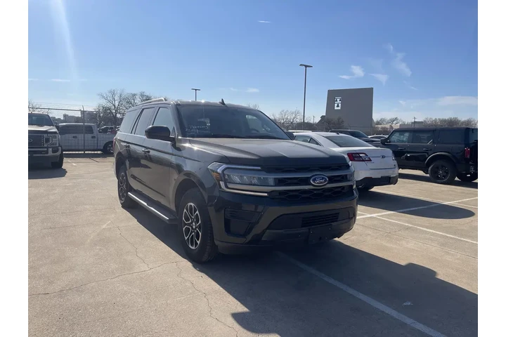 $36959 : Ford Expedition 2024 4x2 XLT image 2