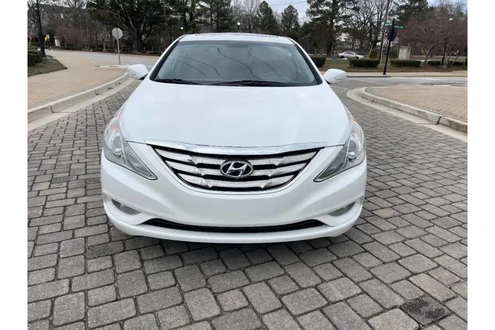 $5450 : 2011 Sonata Limited image 1