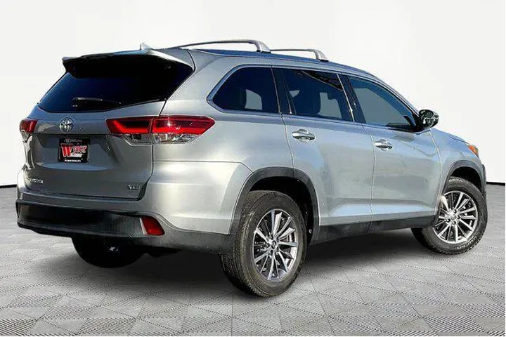 $24328 : Toyota Highlander 2019 XLE 4 image 6