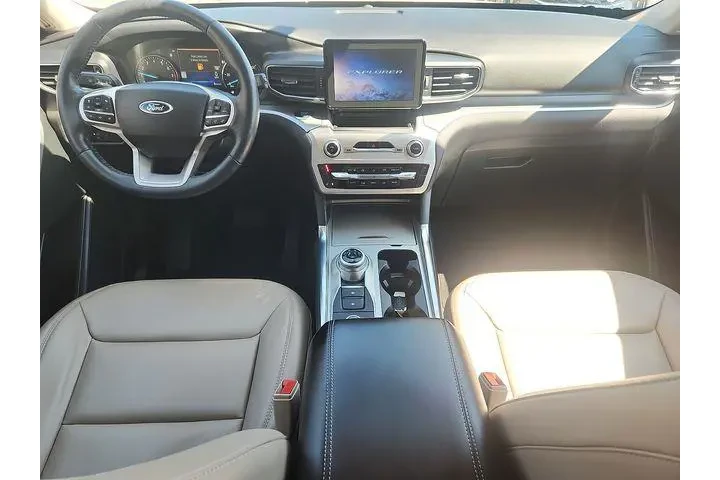 $31888 : Ford Explorer 2022 AWD XLT 4 image 8