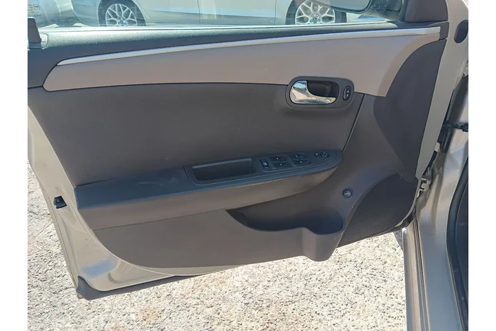 $5000 : 2010 Malibu LS image 8