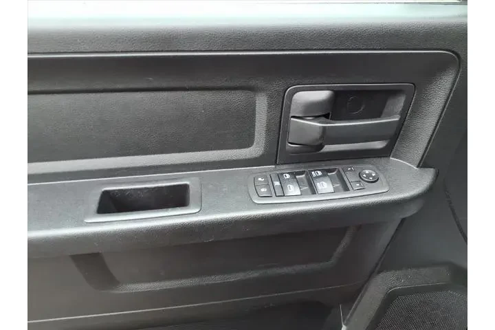 $16987 : Ram 1500 2018 4x4 Express 4d image 10