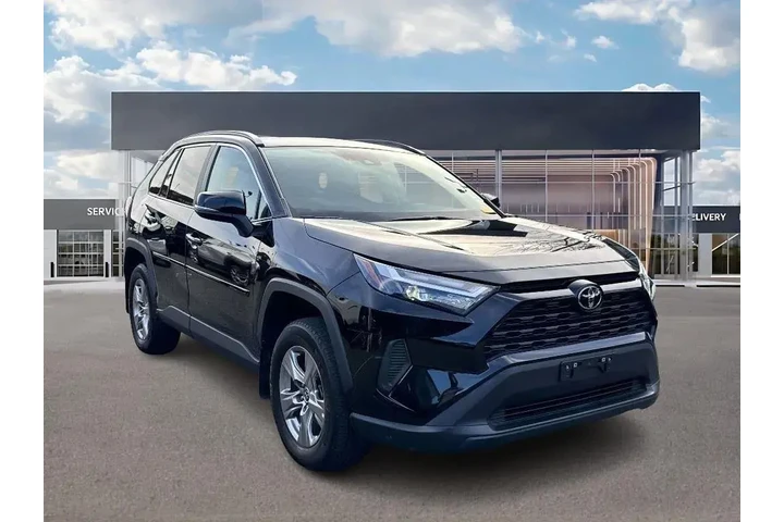 $22995 : Toyota RAV4 2022 AWD XLE 4dr image 3