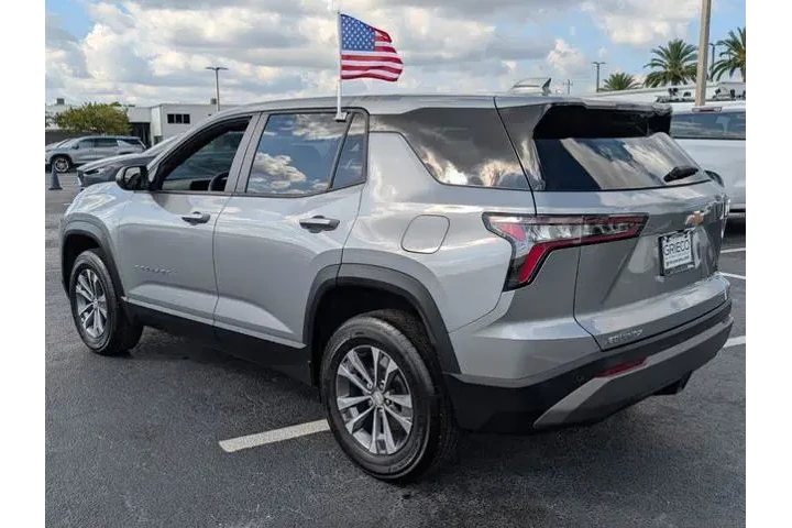 $27097 : Chevrolet Equinox 2026 LT 4d image 5