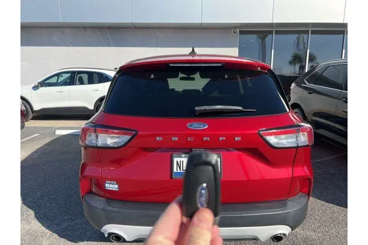 $19151 : Ford Escape 2021 SE 4dr SUV image 4