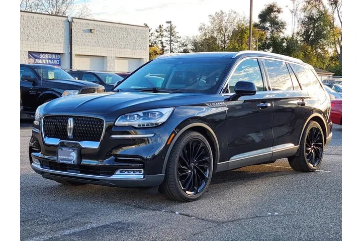 $30975 : 2020 Aviator Reserve image 9