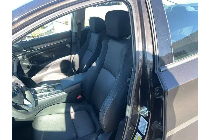$14833 : Honda Accord 2018 LX 4dr Sed image 10