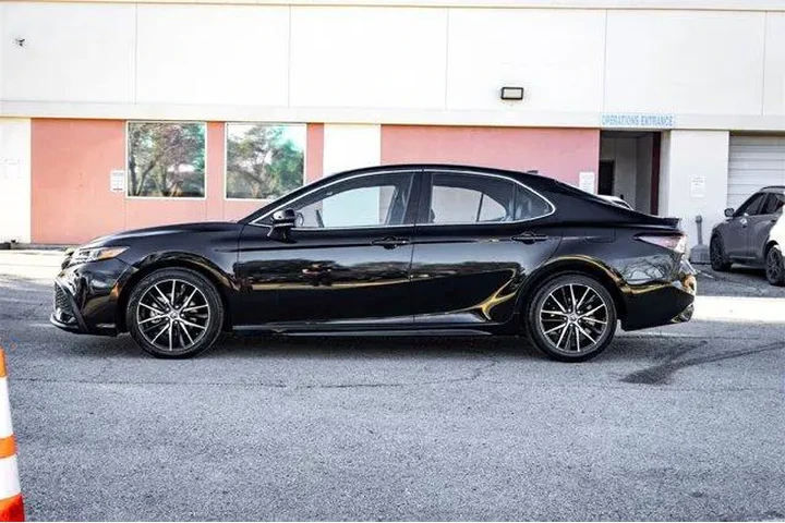 $24697 : Toyota Camry 2024 SE 4dr Sed image 8