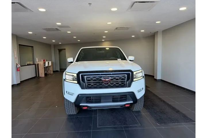 $38984 : Nissan Frontier 2023 4x4 PRO image 2