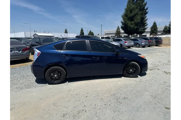 $10899 : Toyota Prius 2012 Four 4dr H image 2