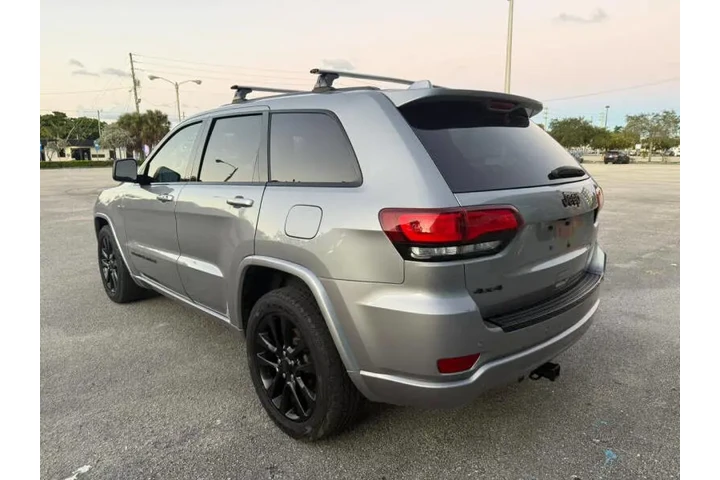 $15965 : 2017 Grand Cherokee Altitude image 10