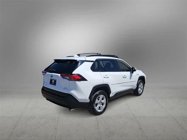 $27988 : Pre-Owned 2020 Toyota RAV4 Hy image 5