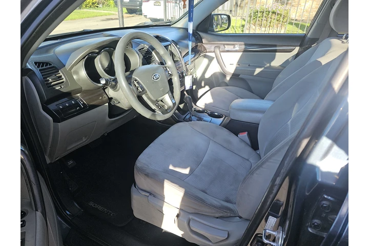 $3500 : 2011 Kia sorento lx 4d sport image 5