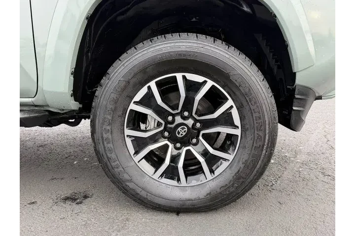 $39983 : Toyota Tacoma 2022 4x4 TRD S image 10