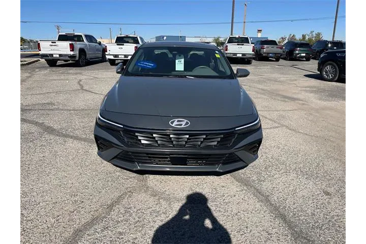 $27015 : Hyundai ELANTRA 2024 SEL 4dr image 2