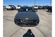 $27015 : Hyundai ELANTRA 2024 SEL 4dr thumbnail