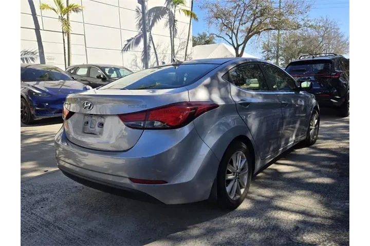 $9542 : Hyundai ELANTRA 2015 SE 4dr image 6