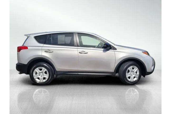 $14185 : Toyota RAV4 2015 LE 4dr SUV image 3