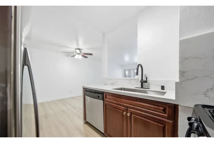 $1200 : Un apartamento image 3