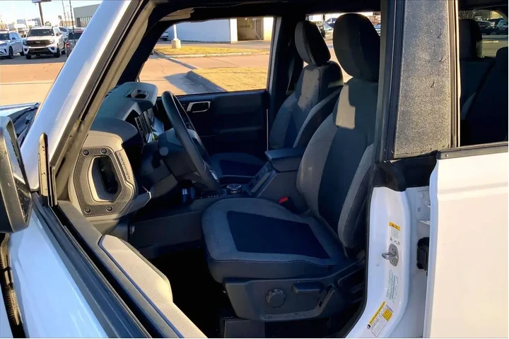 $36526 : Ford Bronco 2023 4x4 Base 4d image 8