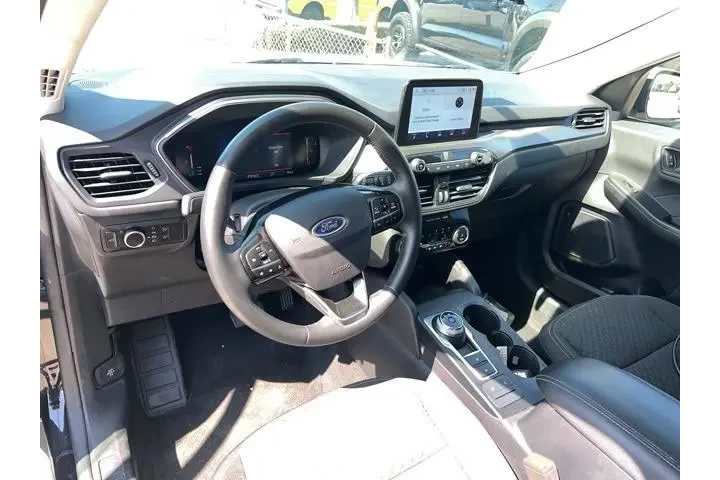 $20391 : Ford Escape 2023 AWD Active image 6