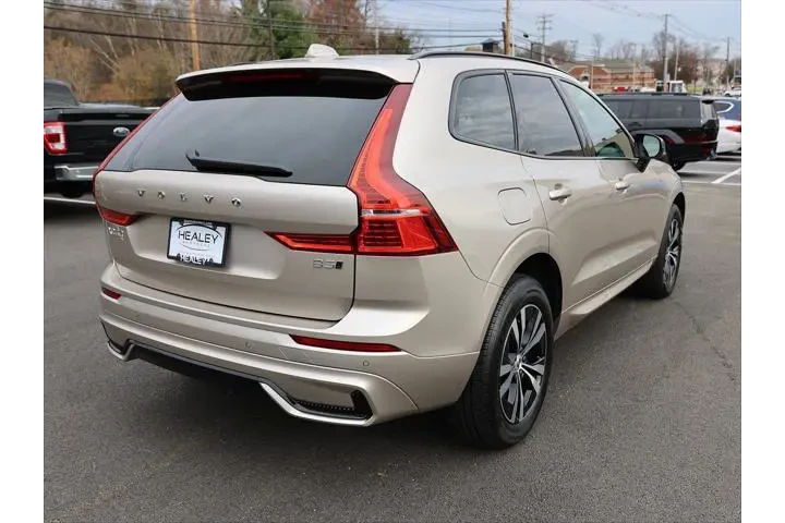 $33900 : Volvo XC60 2025 AWD B5 Core image 7