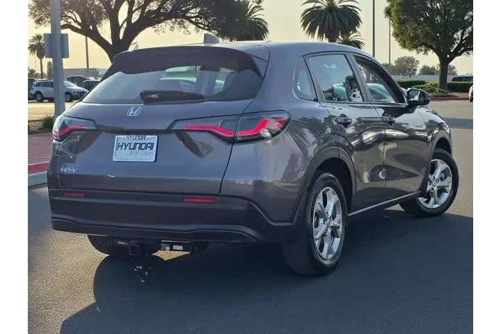 $23500 : Honda HR-V 2024 LX 4dr Cross image 5