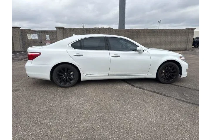 $7982 : Lexus LS 460 2010 AWD 4dr Se image 8